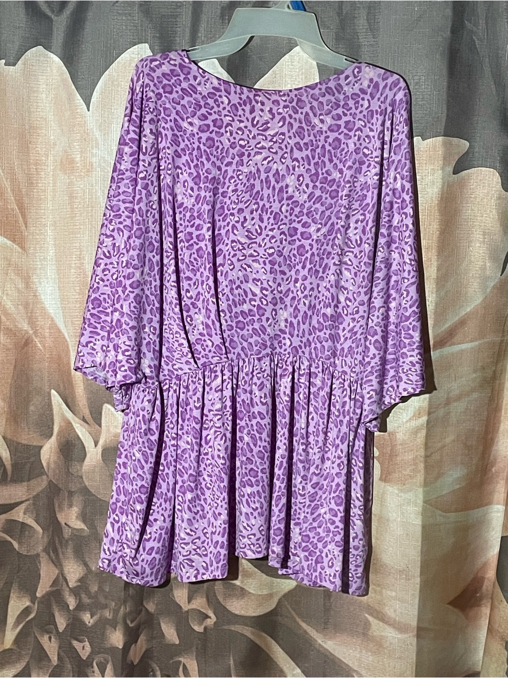 Lavender Leopard Print V-Neck Tunic Top - Women's - Picture 6 of 8
